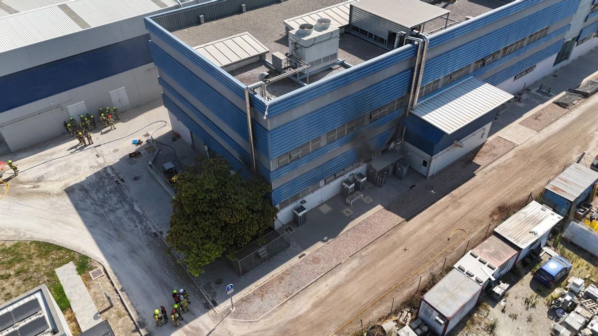 Un incendio en la Universitat Politécnica de València obliga a evacuar parte del edificio