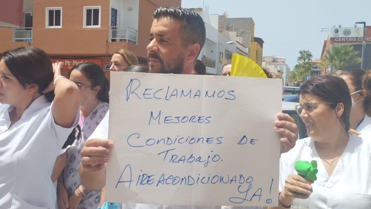 Protesta del personal sanitario del centro de salud de El Fraile, en el Sur de Tenerife,