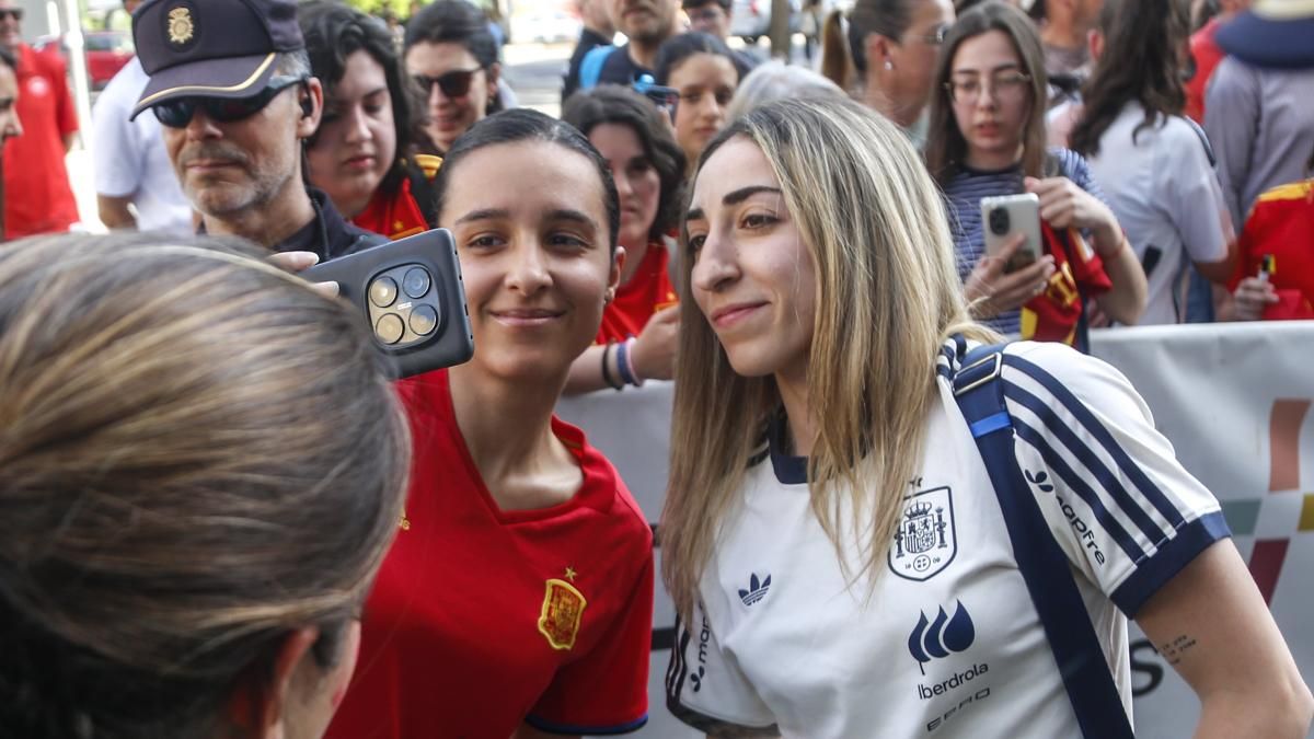 Llegada a Córdoba de la Selección Española de Fútbol Femenina