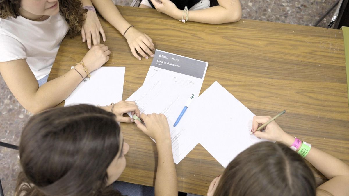 Varios jóvenes participan en las actividades organizadas dentro del programa impulsado por Ayuda en Acción.
