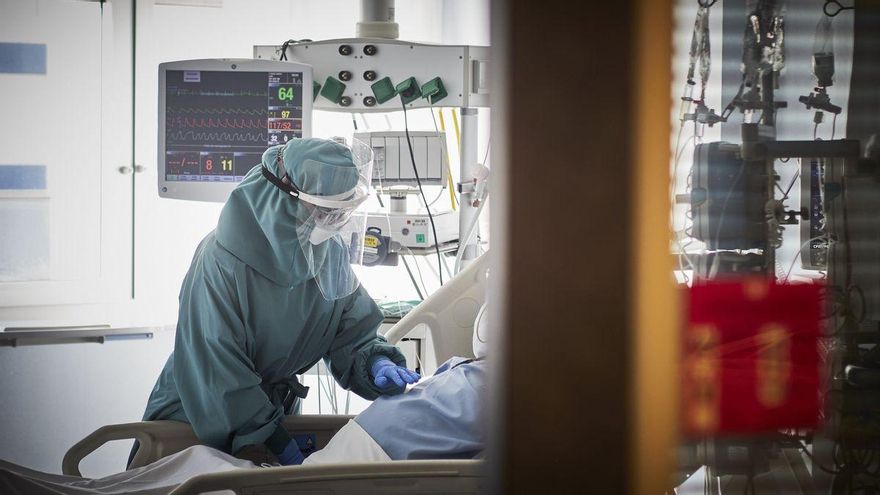 Más del 86% de los pacientes UCI en Canarias no estaba inmunizado frente a la COVID-19 en el momento de su ingreso