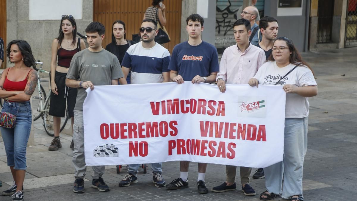 Concentración por la vivienda en Córdoba