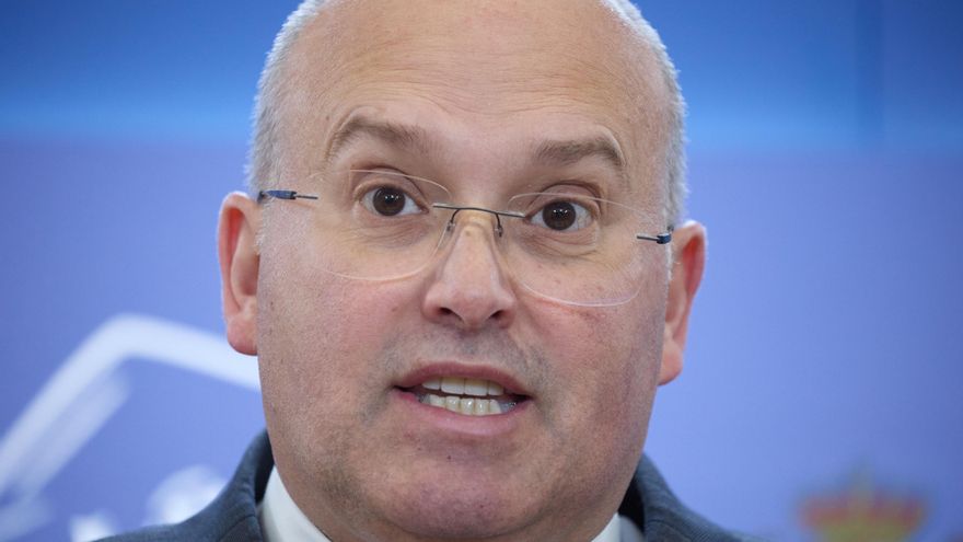 Archivo - El portavoz del PP en el Congreso, Miguel Tellado, durante una rueda de prensa anterior a la Junta de Portavoces, en el Congreso de los Diputados, a 6 de mayo de 2025, en Madrid (España).