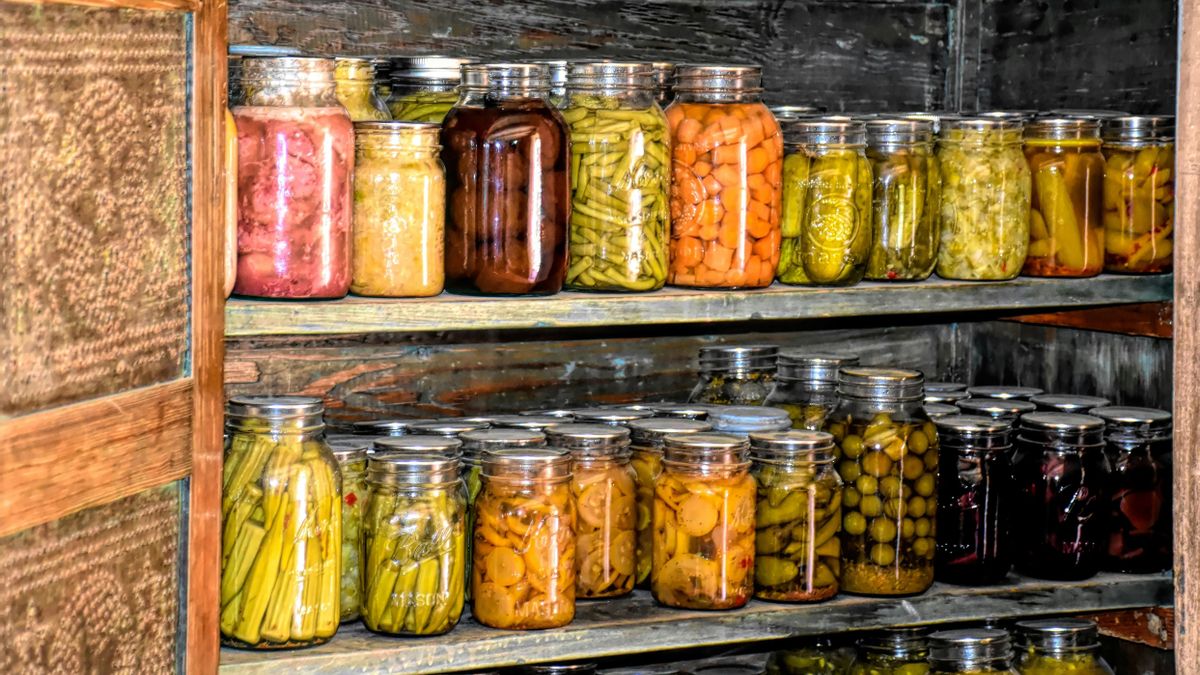 Es necesario guardar los alimentos en un lugar fresco y seco.