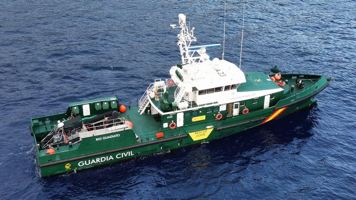 Rescatadas por la Guardia Civil seis personas que quedaron a la deriva en la costa de Santa Cruz de Tenerife