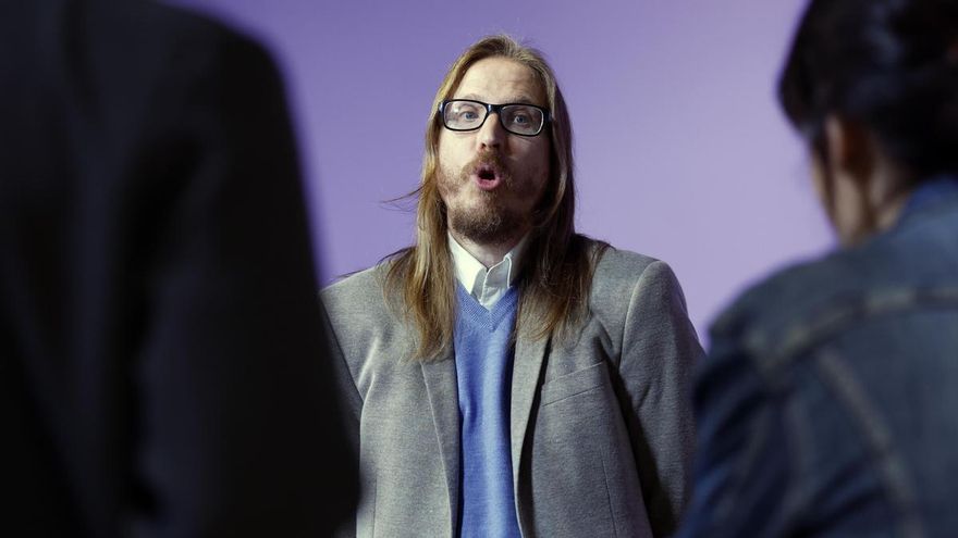 El portavoz de Podemos, Pablo Fernández, durante una rueda de prensa