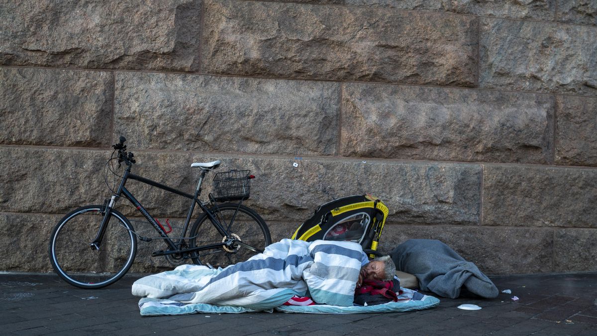 Detenido en Vigo tras prender fuego al colchón bajo el que se protegía una persona sin hogar porque era extranjera