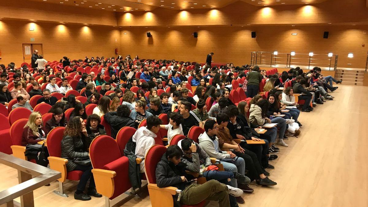 Estudiantes de institutos madrileños en las Olimpiadas Científicas en la Comunidad de Madrid