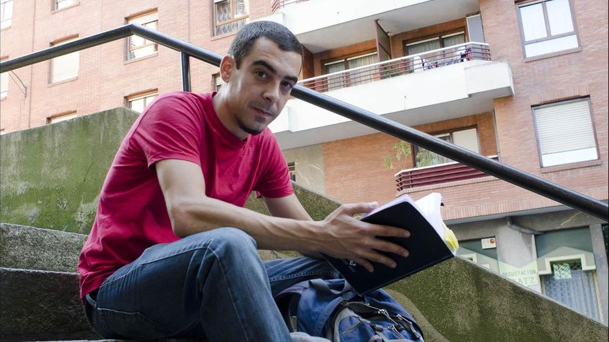 "Los jóvenes se han convertido en profesionales del ir tirando"