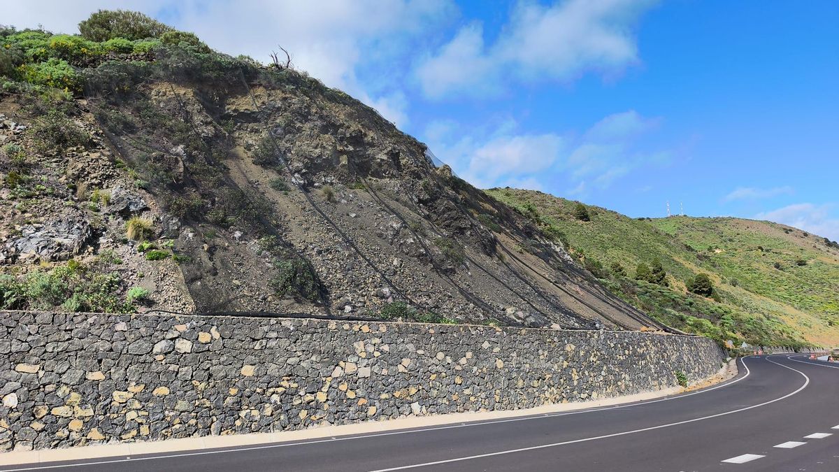 El Cabildo “logra” que se mejore la seguridad en un tramo de desprendimientos constantes en la LP-2