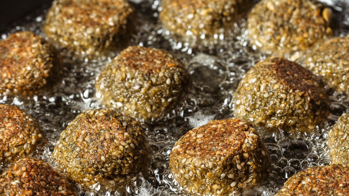 La forma más popular de cocinar los falafel es en fritura