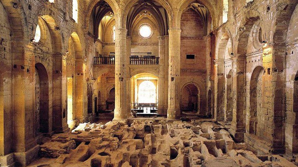 Su intrincada red de pasajes subterráneos permitía la comunicación secreta y el abastecimiento en tiempos de guerra