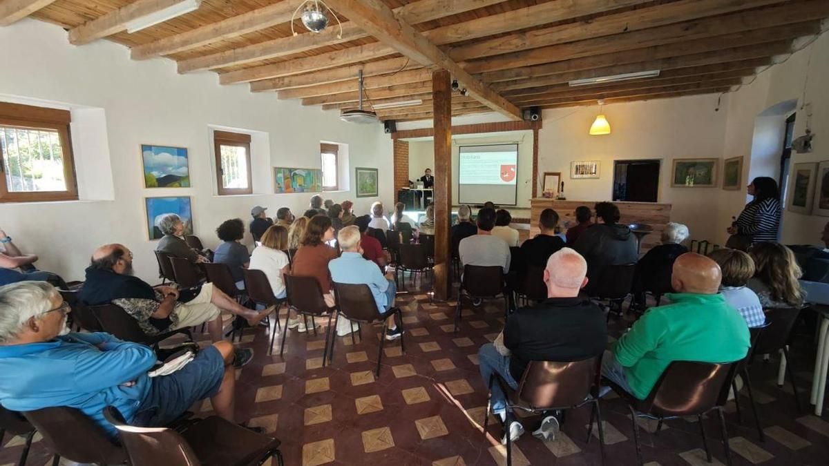 El pueblo de León que vuelve a la vida en verano gracias a la cultura: la labor de una asociación rural