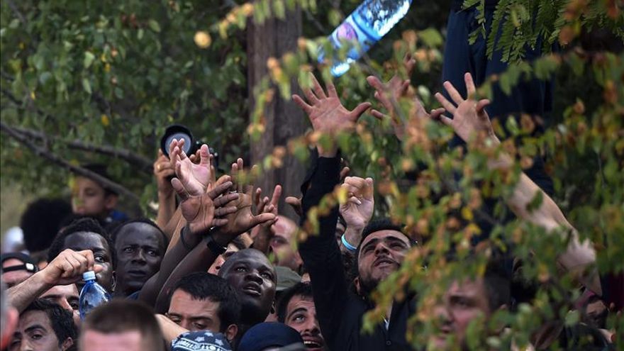 Llegan 3.000 refugiados al puerto ateniense del Pireo desde las islas del Egeo