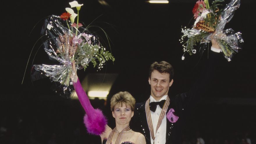 Ex campeones del mundo rusos de patinaje artístico viajaban en el avión estrellado en EEUU