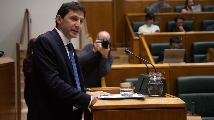 Los presupuestos de Pradales superan otro trámite sin que esté clara aún la negociación con EH Bildu