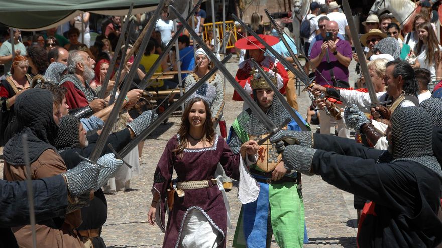 Blanca de Borbón, más allá de la leyenda del encierro en Sigüenza: "En otro momento hubiera sido una gran reina”