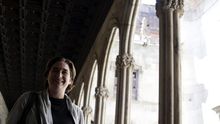 Ada Colau a l'Ajuntament de Barcelona, durant el primer contacte amb l'alcalde sortint