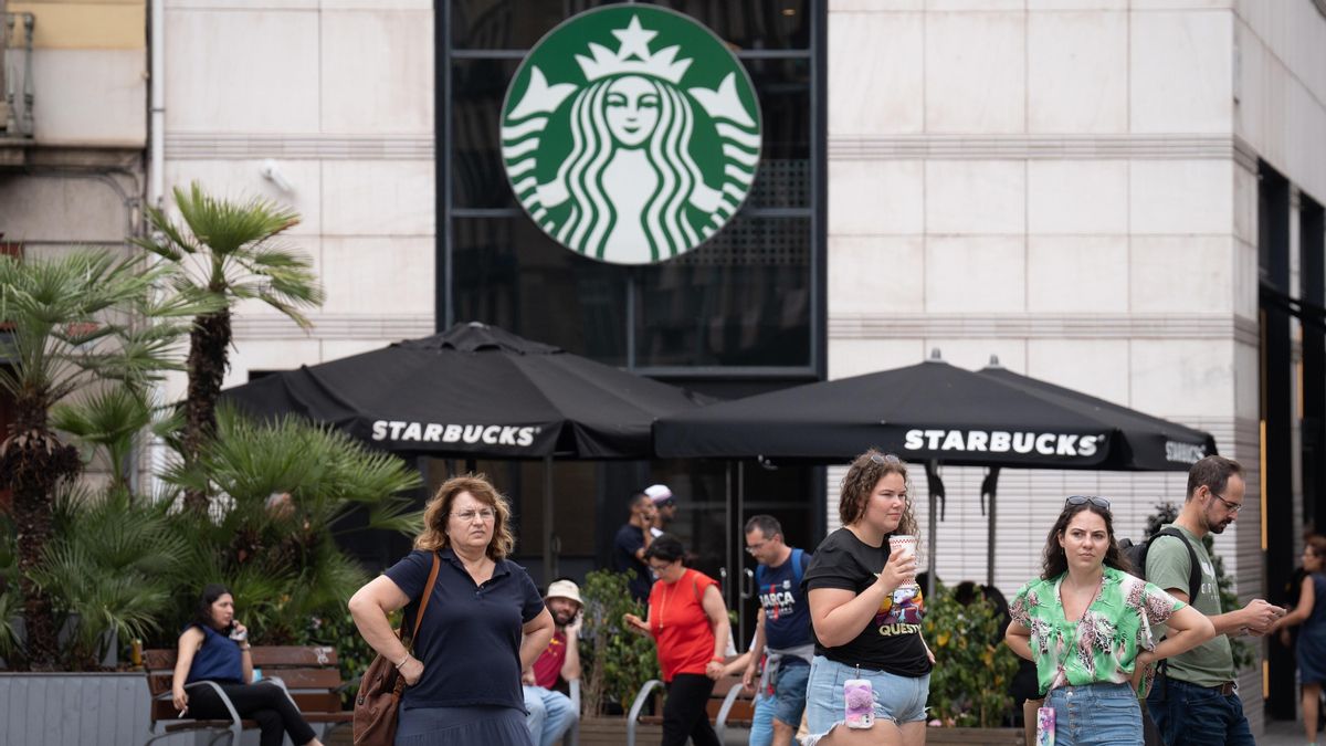 Archivo - Una cafetería de la franquicia Starbucks en Barcelona,