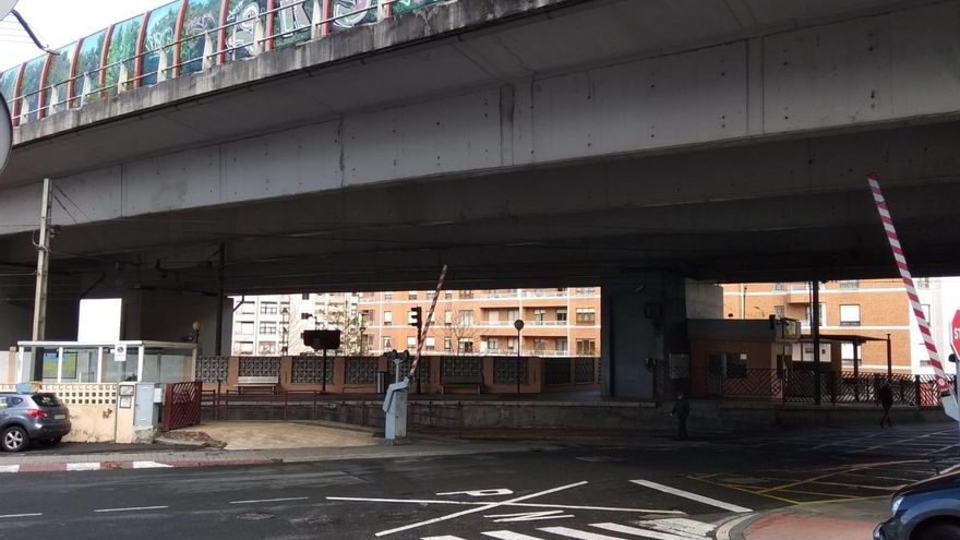El Gobierno central aprueba eliminar los pasos a nivel del barrio bilbaíno de Zorrotza y soterrar la vía