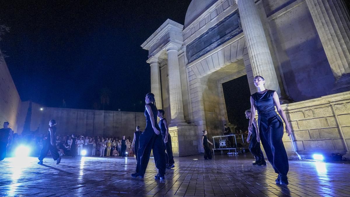 Noche del Patrimonio 2026 la compañía La Normal presenta en la Puerta del Puente Liminal