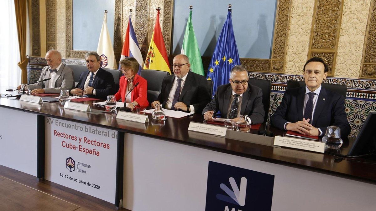 Villamandos, en la mesa presidencial del X Encuentro Bilateral de Rectores y Rectoras Cuba-España