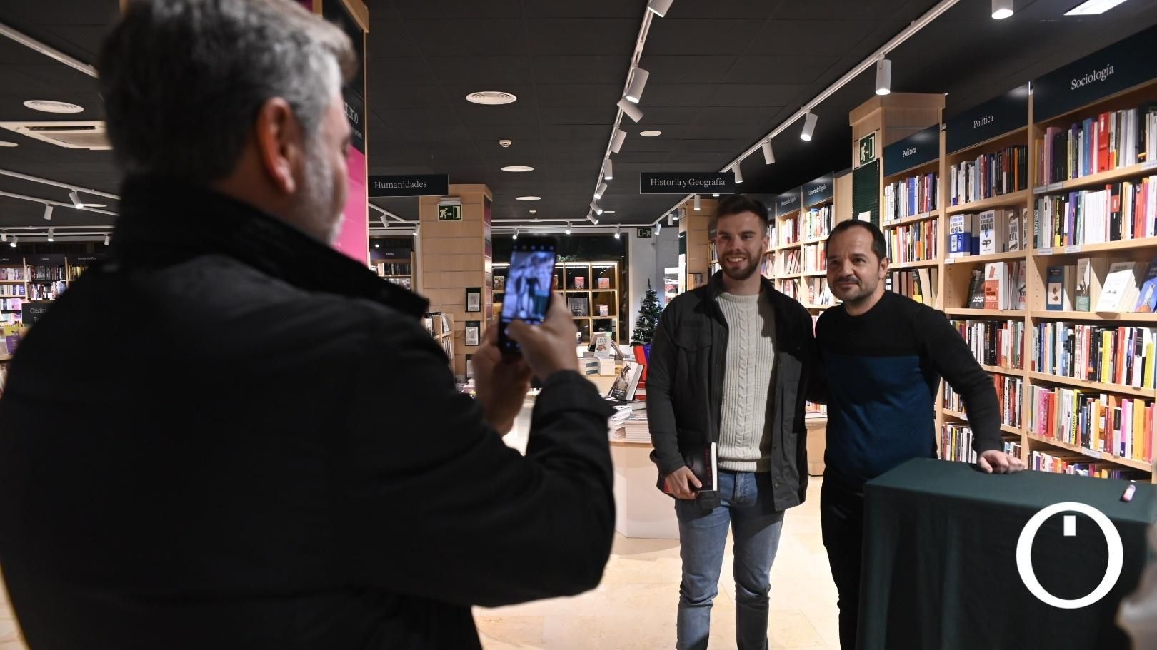 Firma de libros de Ángel Martín en Córdoba