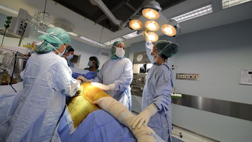 Se disparan un 94% en Euskadi en cuatro años los pagos extras a sanitarios para aliviar listas de espera por las tardes