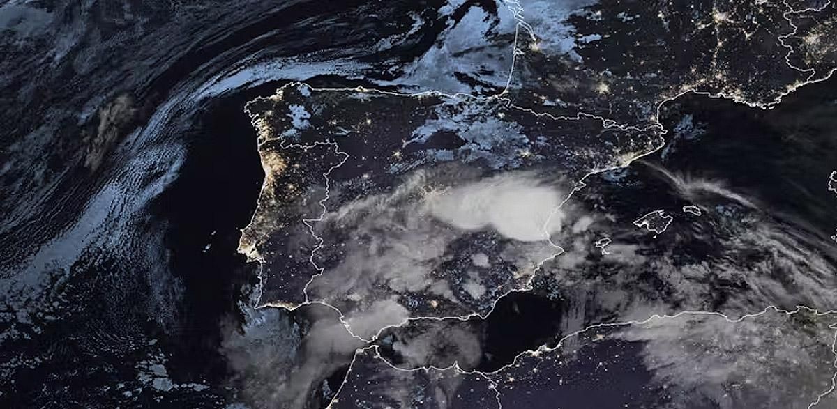 Vista de satélite de la dana sobre Valencia y su entorno el 29 de octubre de 2024 a las 6.30 horas.
