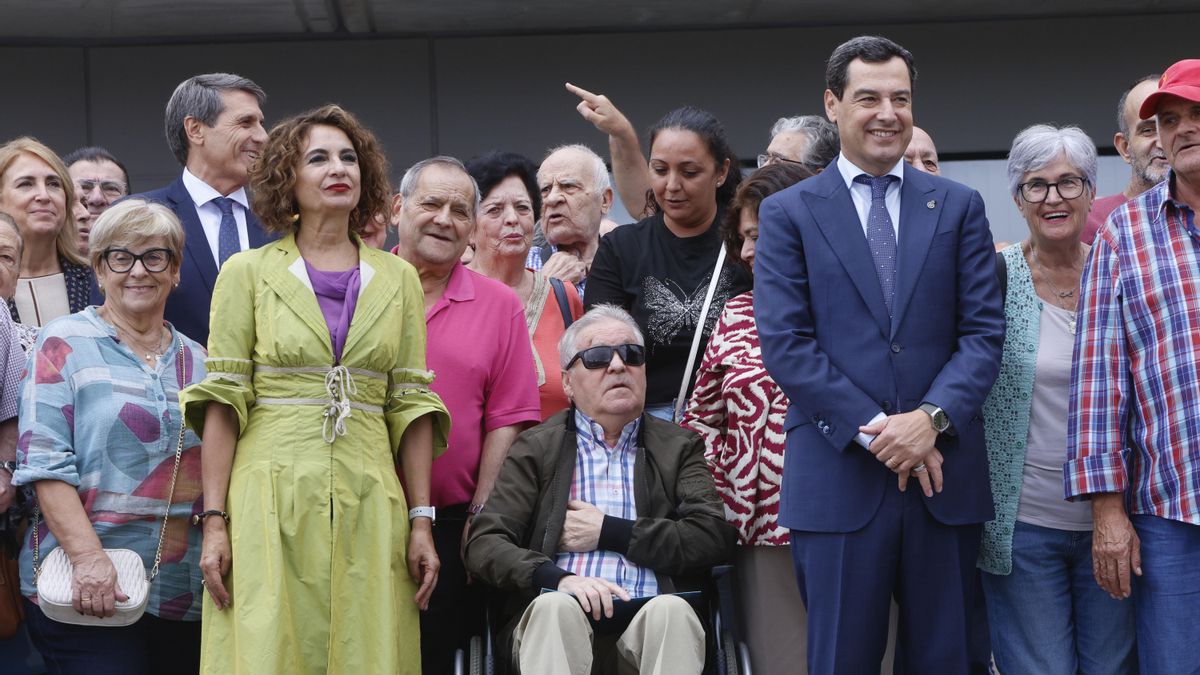 Moreno, zafarrancho electoral: 5 rebajas fiscales y 22 inauguraciones de centros de salud de aquí al Día de Andalucía