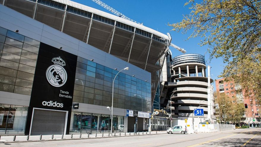 Un tribunal condena a 13 personas por robar más de 6.600 equipaciones del Real Madrid en el Bernabéu