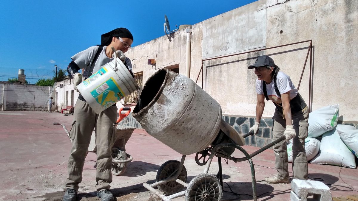 Con el aval de la UOCRA, proponen crear un cupo laboral para promover el empleo femenino en la construcción de La Plata