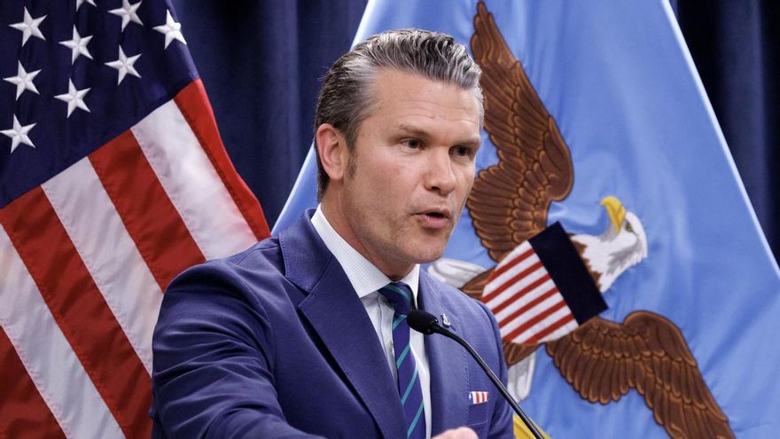 El secretario de Guerra de EE. UU., Pete Hegseth, el pasado 5 de marzo durante una conferencia de prensa en la sede del CENTCOM en la base aérea MacDill en Tampa, Florida, EE. UU.