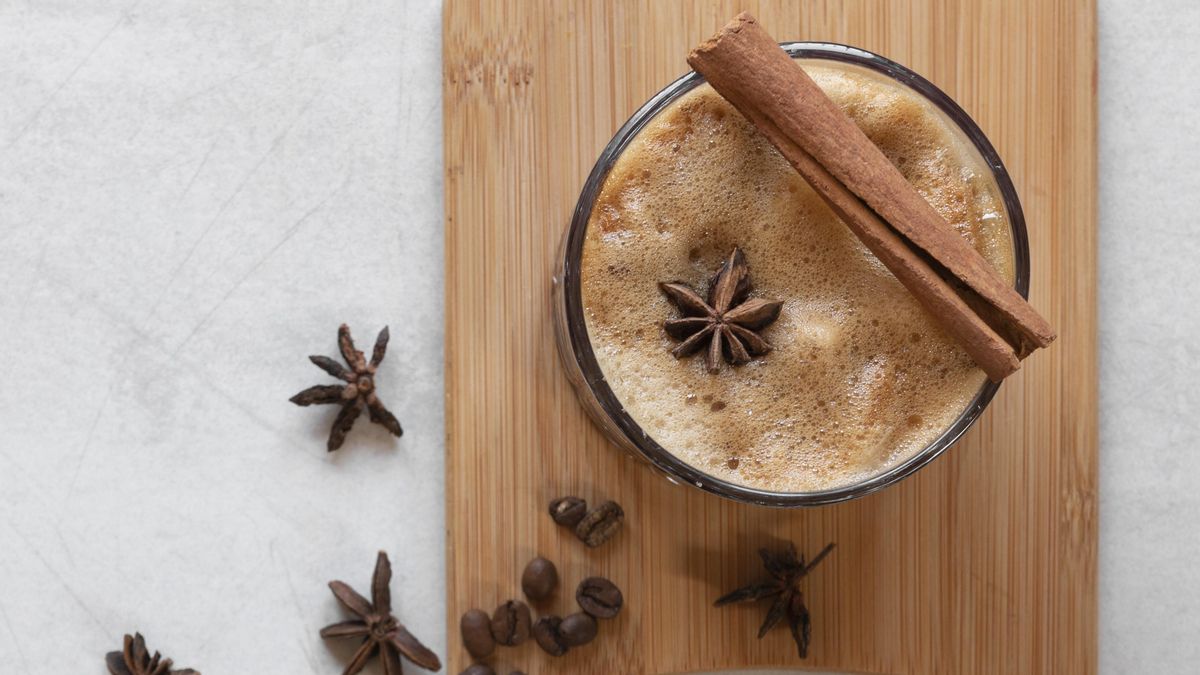 Con chocolate, plátano o canela: las mejores recetas de batidos de café perfectas para combatir el calor