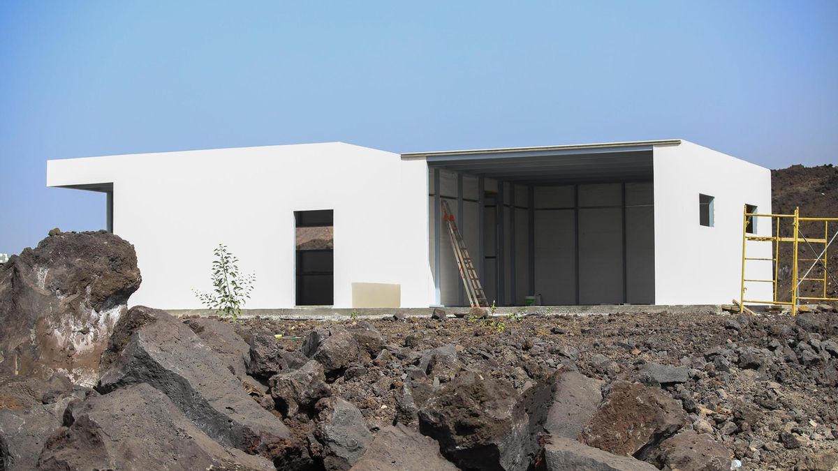 Cuatro años después de la erupción del volcán Tajogaite, la reconstrucción de la vivienda en La Palma avanza.