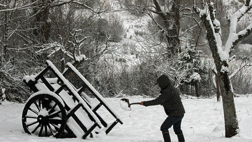 La nieve cubre la comarca leonesa de Los Argüellos. / ICAL