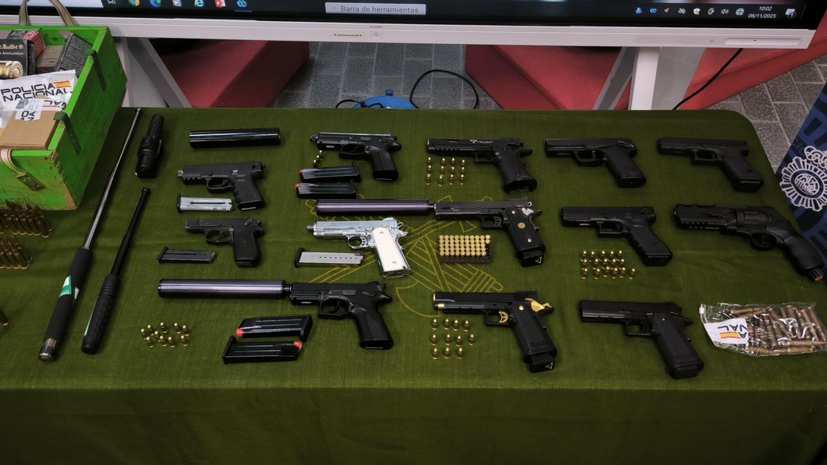 Els agents també van intervenir armes a l’organització, segons la Policia Nacional