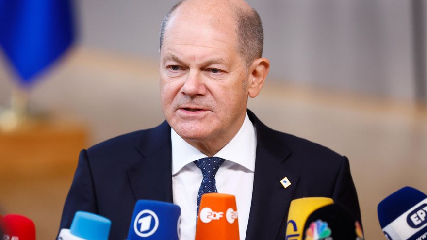 El canciller alemán, Olaf Scholz, a su llegada a la cumbre de la UE en Bruselas. EFE/EPA/STEPHANIE LECOCQ
