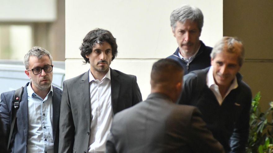 Luis Caputo ya armó su Gabinete económico y advirtió: "Recibimos la peor herencia de la historia"