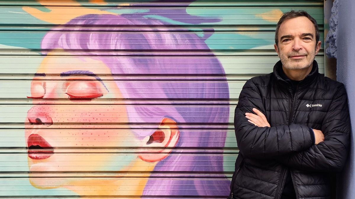 Salvador Enguix, autor de 'Las periferias mudas': “El AVE ha sido un instrumento de potenciación del centralismo en España”