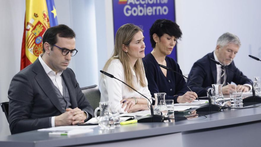 La rueda de prensa posterior a la reunión del Consejo de Ministros, este martes en el Palacio de la Moncloa.