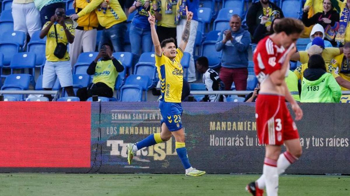 Las Palmas busca un pleno local y el Huesca, oxígeno