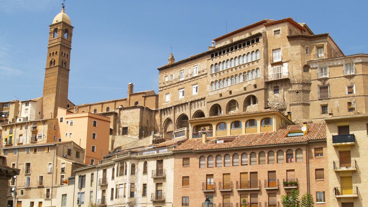 Diversidad cultural, edificios renacentistas y una catedral en esta localidad de Aragón rodeada de naturaleza