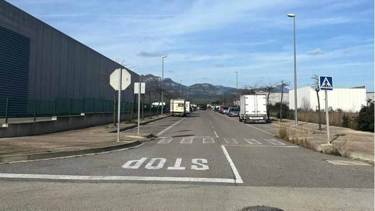 Los Mossos controlan una 'rave' en La Sènia (Tarragona) que reúne a un millar de personas desde fin de año