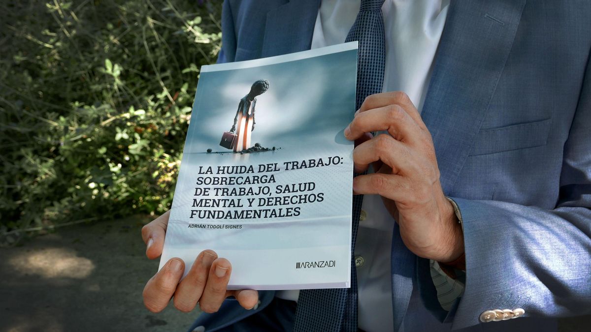 El libro 'La huida del trabajo: sobrecarga de trabajo, salud mental y derechos fundamentales', de Adrián Todolí.