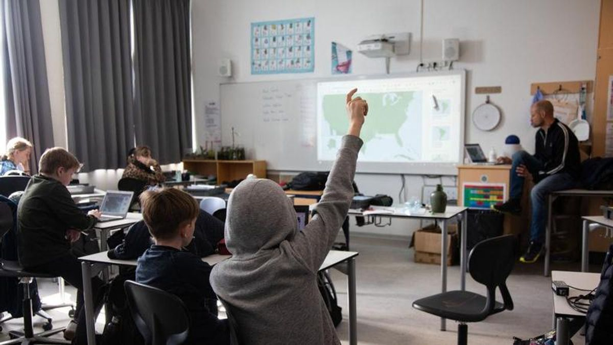 Alumnos en una escuela danesa, el 17 de abril de 2020, en la localidad de Aarhus.