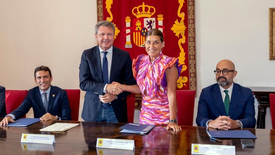 Acuerdo institucional a tres bandas para "allanar la llegada del AVE" a Cantabria: "Supone el primer paso firme"