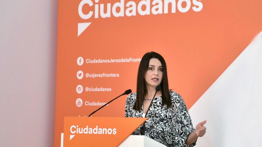 La presidenta de Ciudadanos, Inés Arrimadas, en una rueda de prensa.