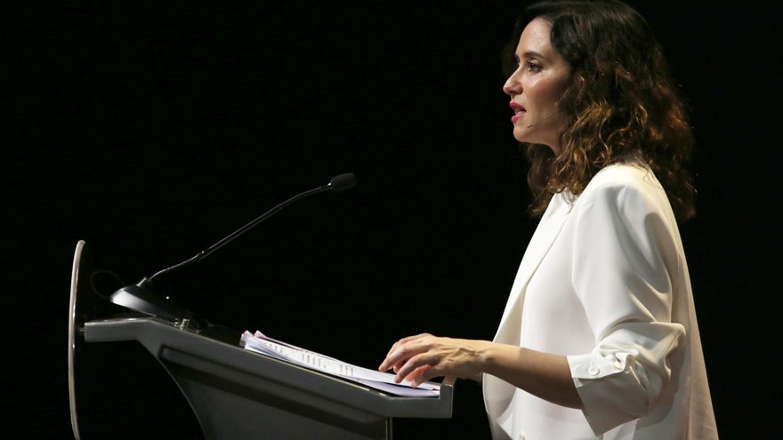 Ayuso evita hablar de la imputación de su pareja y defiende a Miguel Ángel Rodríguez: "Nadie me va a dar lecciones de libertad de prensa"