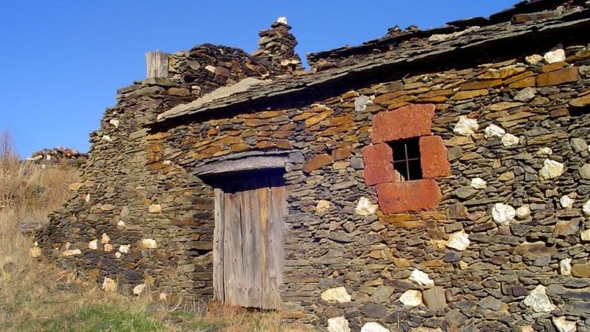Becerril, uno de los pueblos negros de Segovia.
